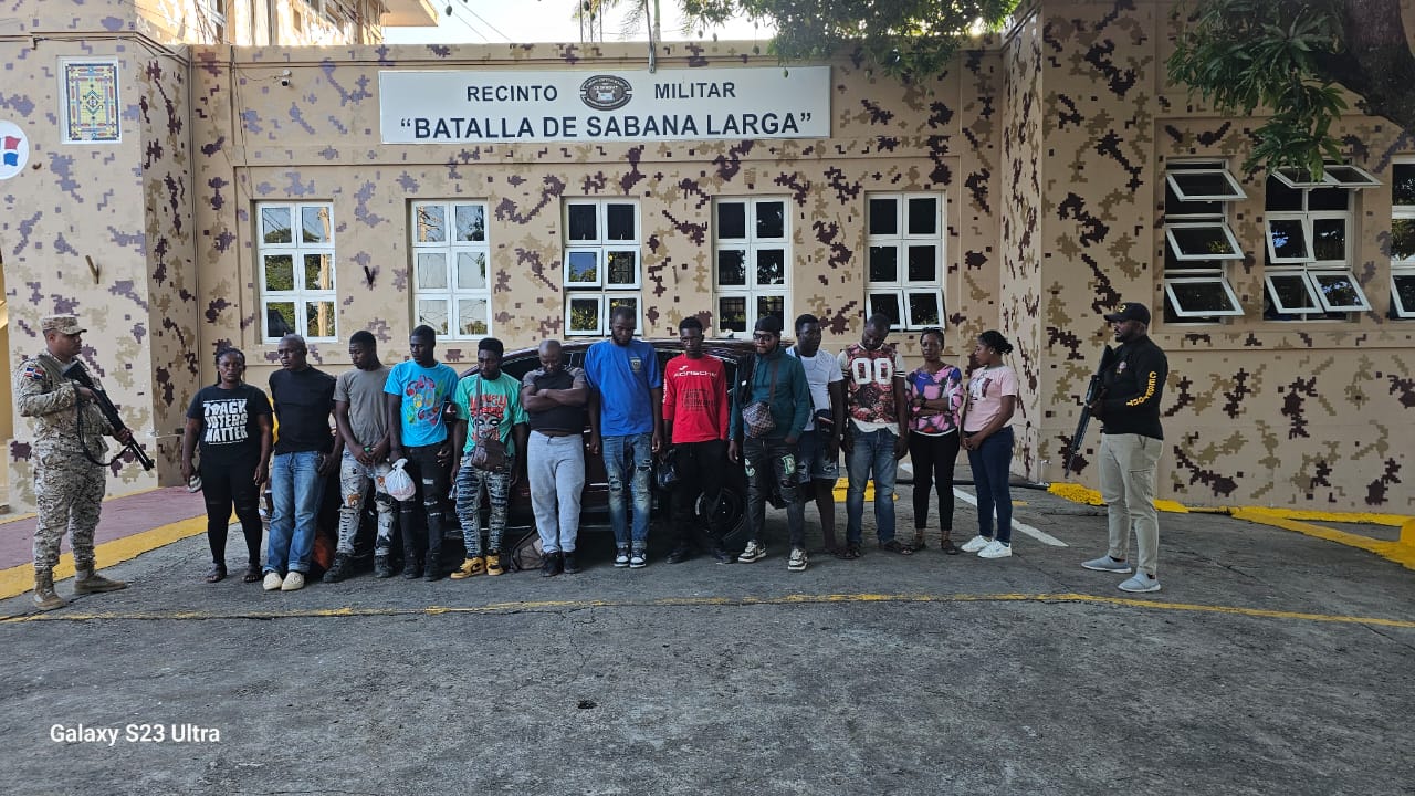 Detienen jeepeta con 16 haitianos en estatus migratorio irregular en Dajabón