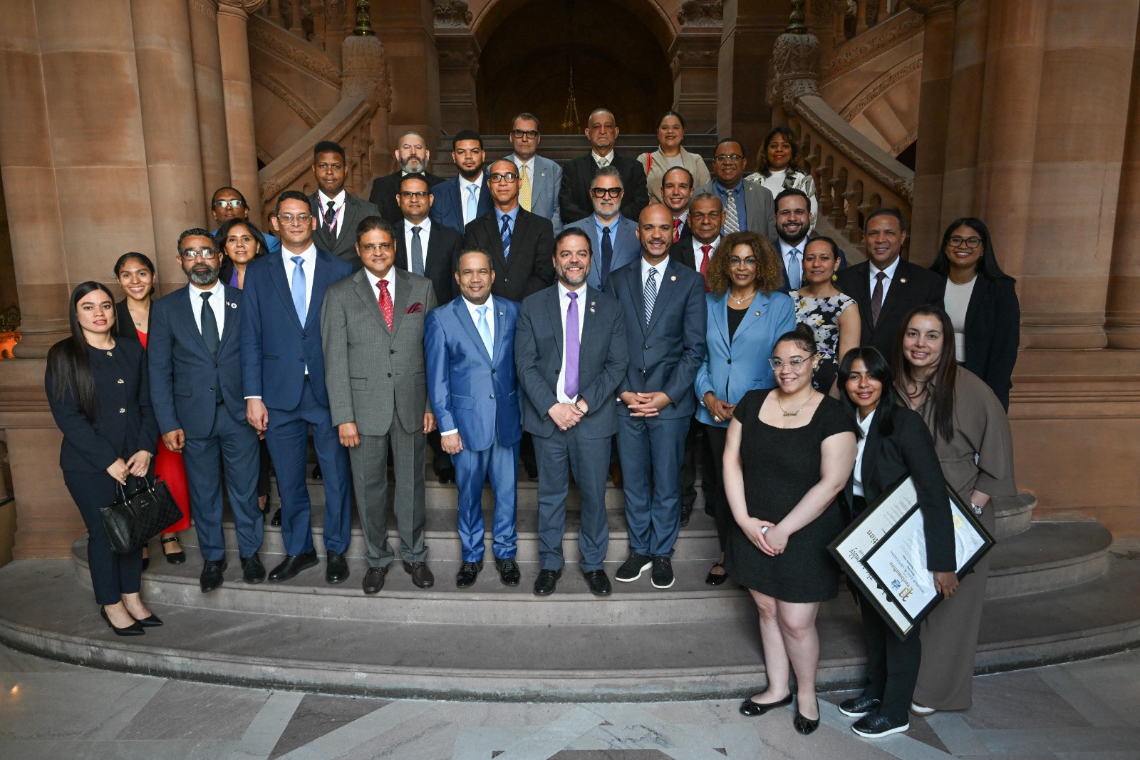 Reconocen a autoridades de la República Dominicana en Senado de New York