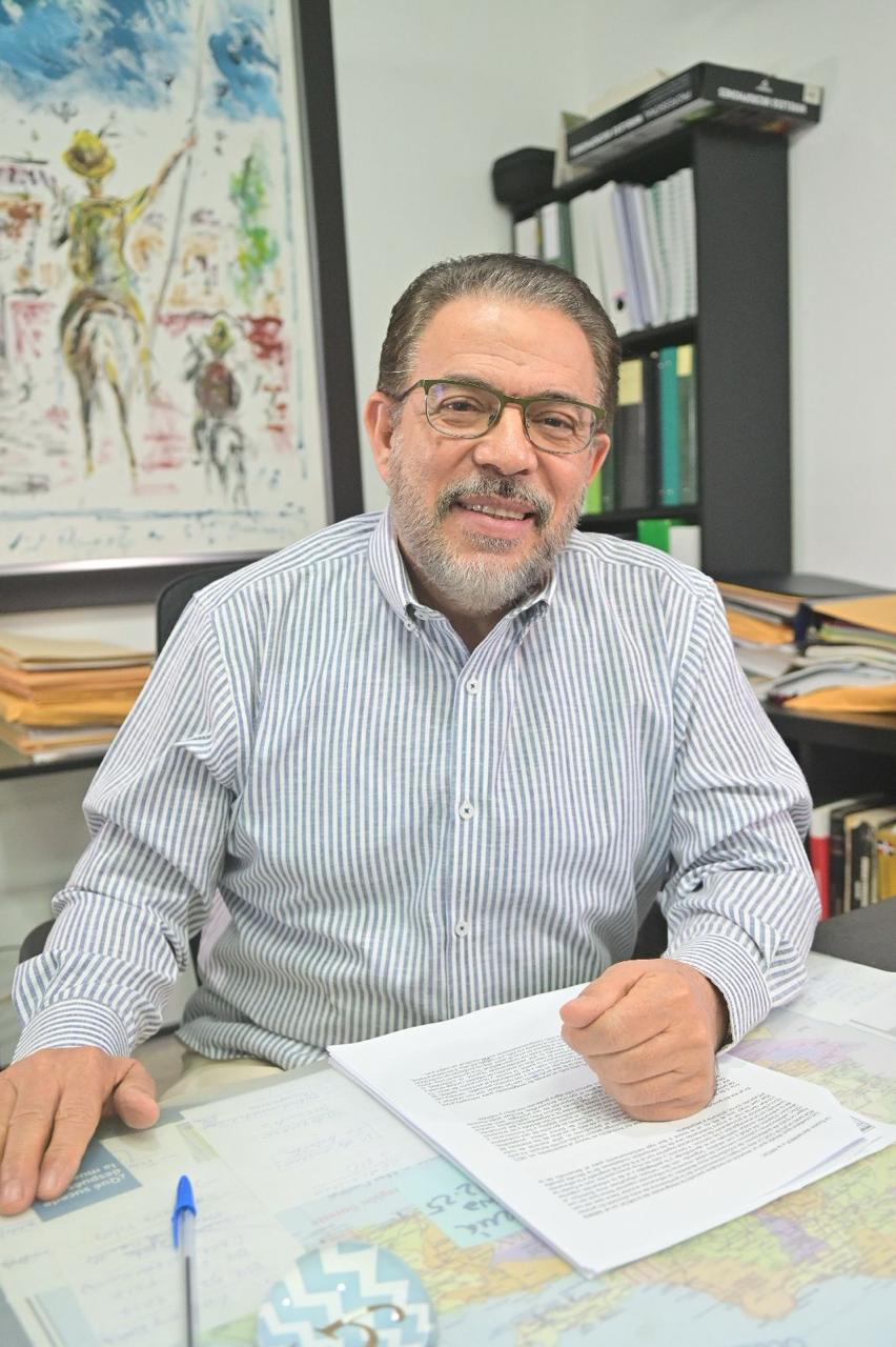 Guillermo Moreno se opone a la fusión entre el Ministerio de Educación (Minerd) y el Ministerio de Educación Superior, Ciencia y Tecnología (Mescyt), por considerar que esta integración carece de sentido técnico, pedagógico y estratégico.