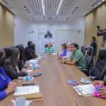 La Comisión Permanente de Derechos Humanos de la Cámara de Diputados sostuvo una reunión con el presidente del Consejo Nacional de Discapacidad (Conadis), Benny Mentz, y la directora de Estadísticas Demográficas, Sociales y Ambientales de la Oficina Nacional de Estadística (ONE), Mildred Martínez, para debatir el proyecto que busca modificar la Ley 5-13 sobre Discapacidad.