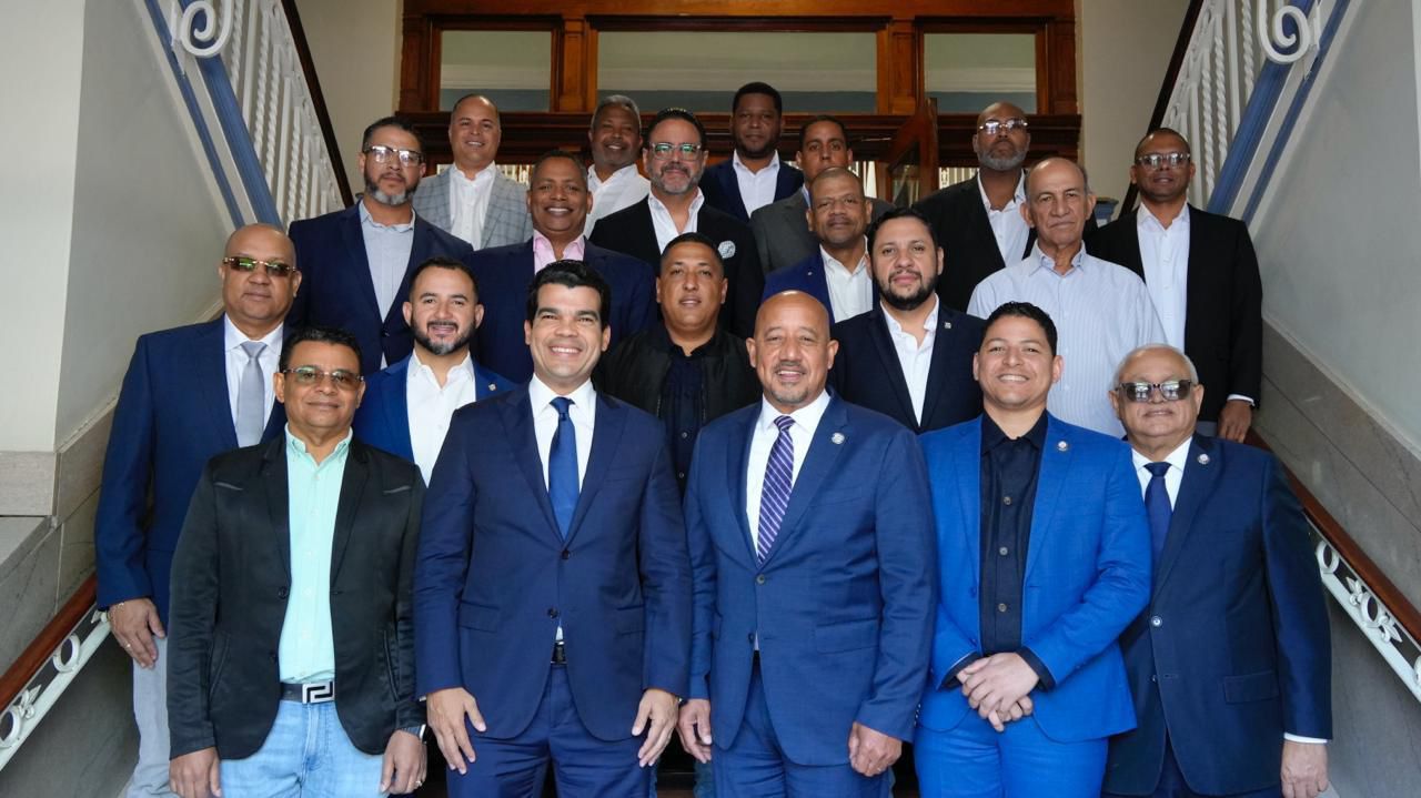 Wellington Arnaud encabeza productiva visita a Lawrence, Massachusetts