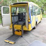 El Ministerio de Educación de la República Dominicana (Minerd), como parte de su política de inclusión liderada por el ministro Luis Miguel De Camps, completó la primera etapa de entrega de autobuses escolares equipados con rampa para sillas de ruedas. Estos vehículos permitirán transportar de forma cómoda, segura y gratuita a niños, niñas y adolescentes con discapacidad desde y hacia sus centros educativos.