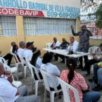 El Consejo de Desarrollo Barrial de Villa Francisca (Codebavif) recibió en sus instalaciones la visita de una comisión del Ministerio de Interior y Policía, con el objetivo de fortalecer el vínculo entre las autoridades y la comunidad, así como trabajar en conjunto para enfrentar los desafíos sociales y de seguridad que afectan al sector.