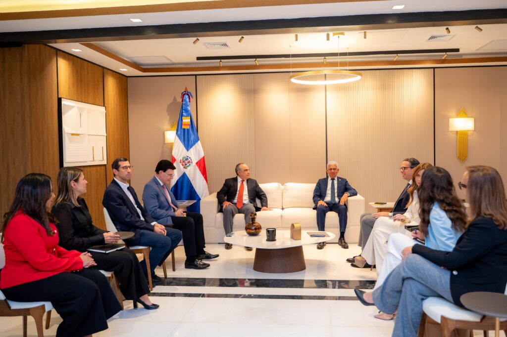 amplia delegación del sector empresarial