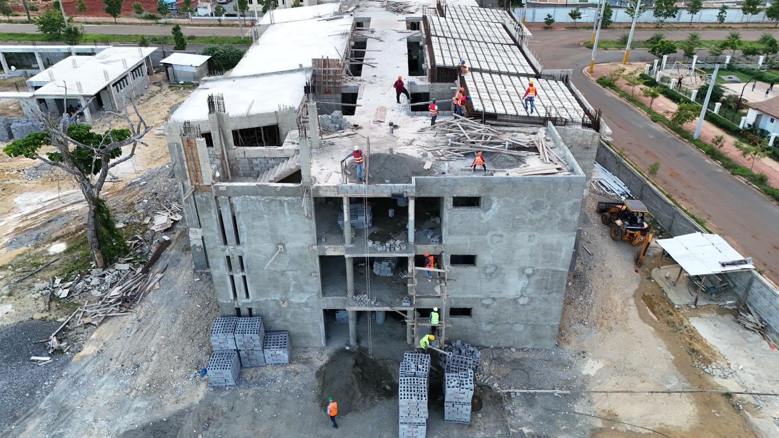 Aulas en construcción / Fuente externa