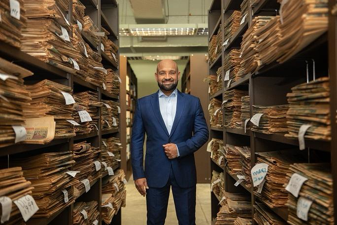 Con una sólida formación en producción televisiva, complementada con estudios en periodismo, Juan Carlos Albelo es una figura destacada en la industria del entretenimiento dominicano.