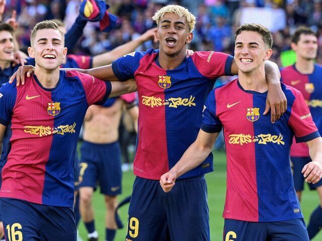 4.025 / 5.000 El Barcelona a solo 2 puntos del título de Liga tras ganar un Clásico con 7 goles