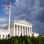 Corte Suprema permite a Trump terminar protecciones legales de más de 500.000 migrantes de 4 países