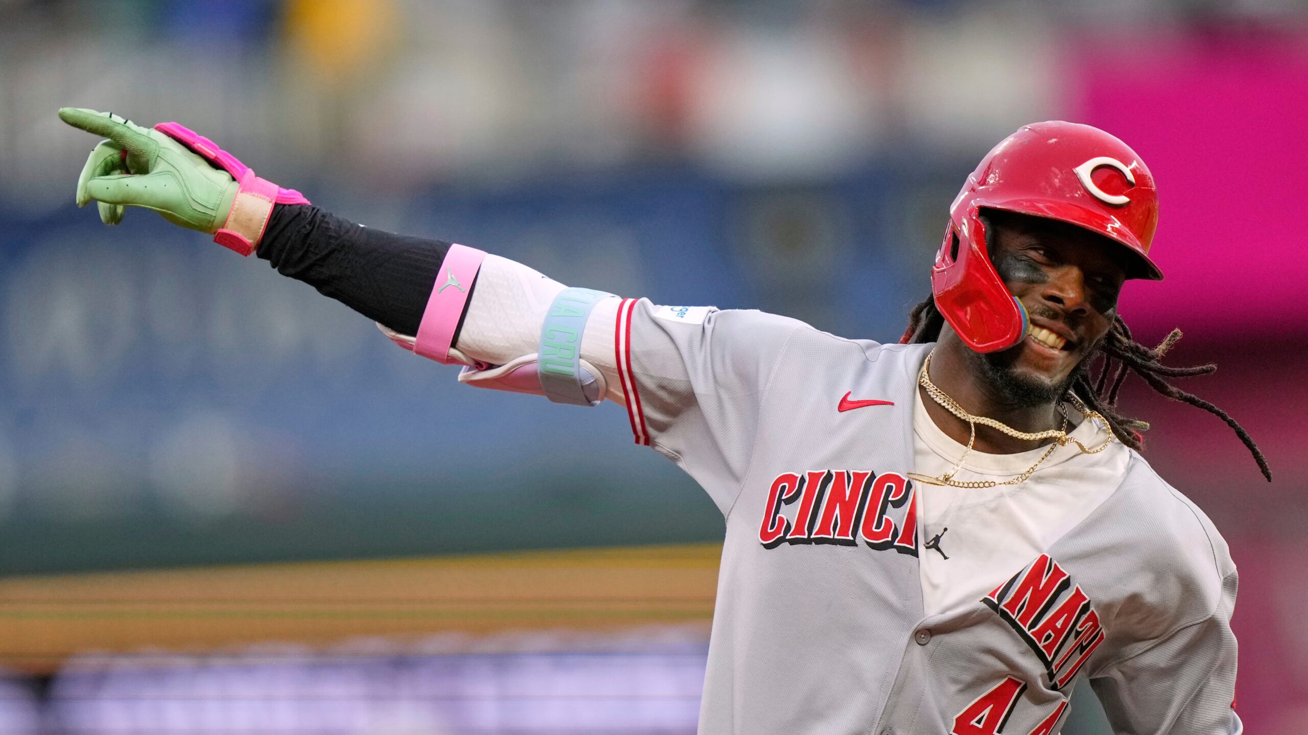 Elly pega vuelacerca, tiene 11 y empata récord de Pete Rose.