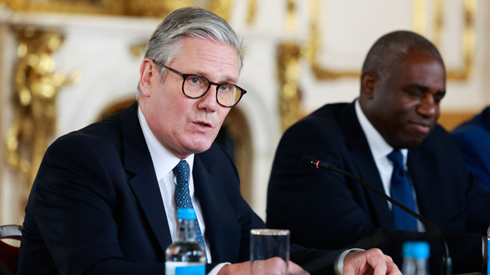 Lammy denunció también que Israel sufrió un "atroz ataque" a manos de Hamás el 7 de octubre de 2023 y recordó que el gobierno británico apoyó su derecho a defenderse. El ministro británico reiteró igualmente su llamado a que Hamás libere a todos los rehenes israelíes restantes "inmediatamente e incondicionalmente", añadiendo que "no puede seguir gobernando Gaza".