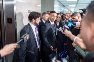 El Tribunal de Carolina en Puerto Rico, dictaminó no ha lugar a la petición de desestimación de la demanda por US$ 250 millones que hizo el artista Daddy Yankee contra las hermanas Mireddys y Ayeicha González Castellanos, exesposa y excuñada del demandante.