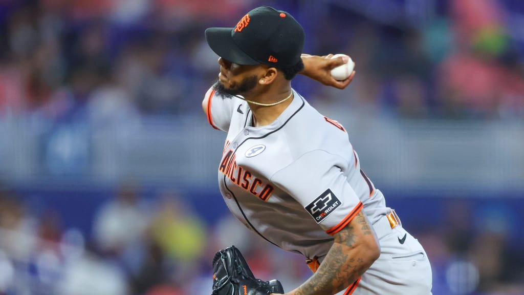 Camilo Doval cerrador dominicano de los Gigantes de San Francisco.