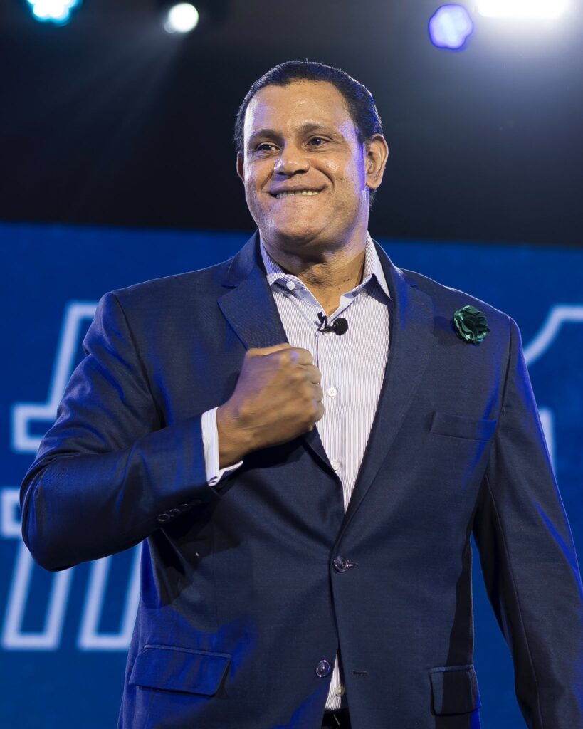 El dominicano Sammy Sosa está de regreso al estadio de los Cubs de Chicago luego de 21 años.