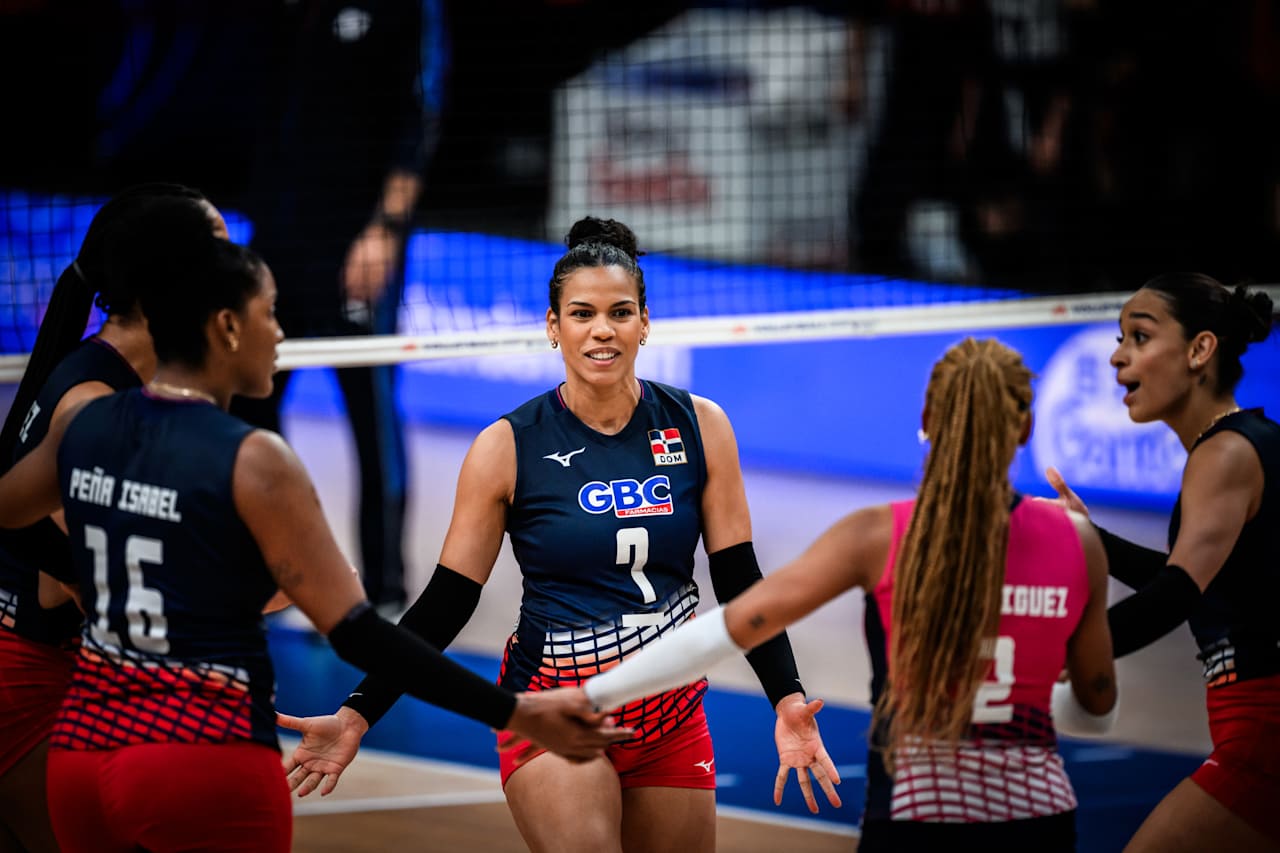 Las dominicanas celebran el ajustado triunfo ante Korea 3-2.