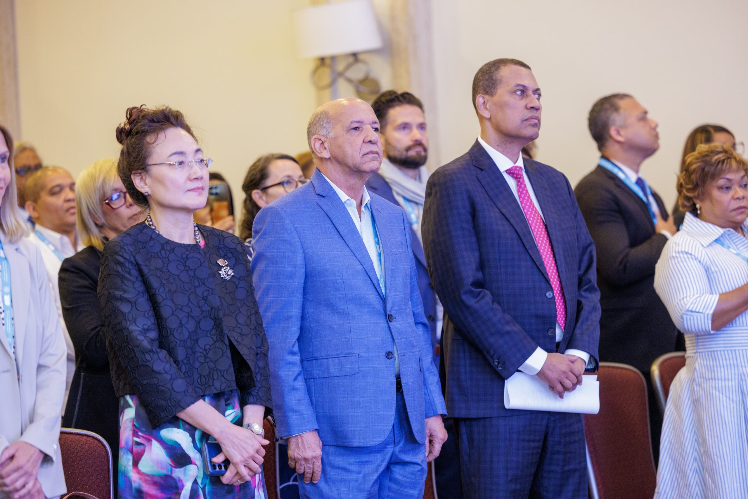 Susan Teltscher, jefa de la División de Capacidades y Desarrollo de Habilidades Digitales de la UIT; Isidoro Torres, director General de los CTC y Guido Gómez Mazara, presidente de la Junta Directiva del Instituto Dominicano de las Telecomunicaciones (Indotel) / Fuente externa