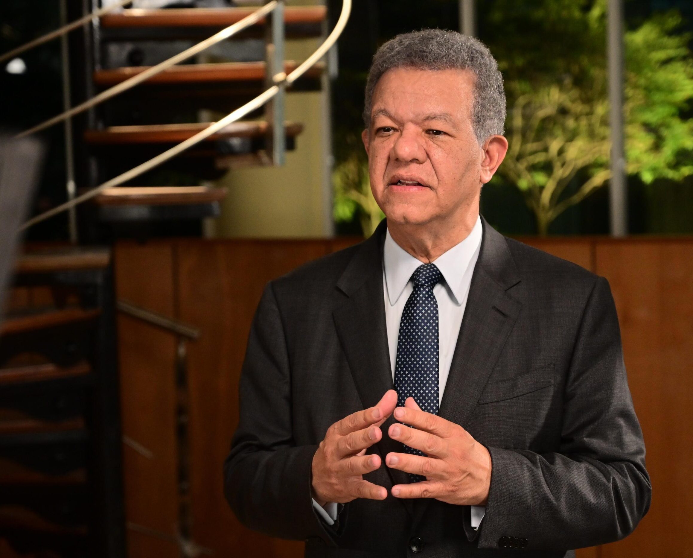 Leonel Fernández advierte se debe resguardar la frontera