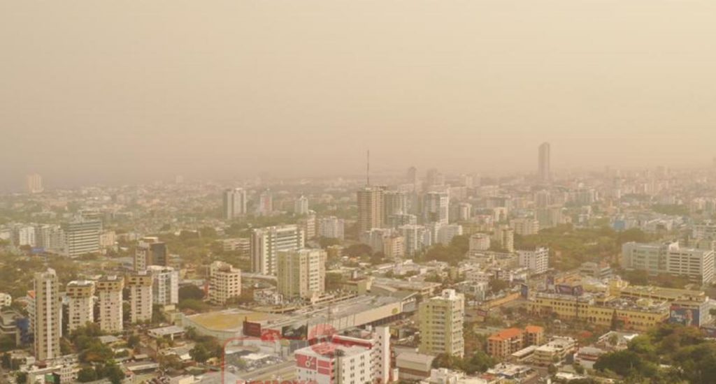 Polvo de Sahara sobre la Santo Domingo / Fuente externa