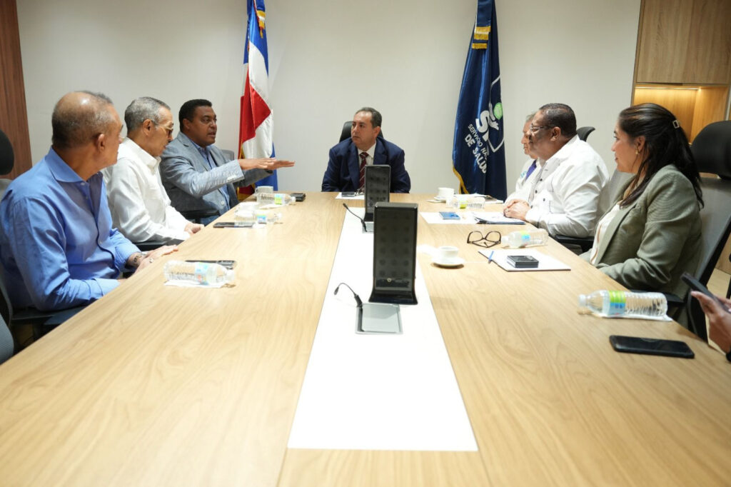 Desde la izquierda, José Luis López, Milton Pinedo, José P. Monegro, Mario Lama, Edisson Féliz, José Joaquín Puello y Wilsy López.