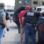 Dominicanos en Puerto Rico angustiados ante asedio de Migración