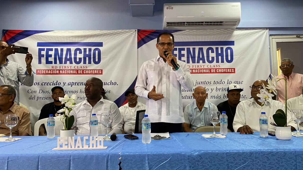 El presidente de la Federación Nacional de Choferes (Fenacho-RD), Alexis Disla, anunció para el próximo lunes 9 de junio, a las 10 de la mañana, una marcha con decenas de miembros hacia el Palacio Nacional de demanda de una serie de reivindicaciones para el sector.