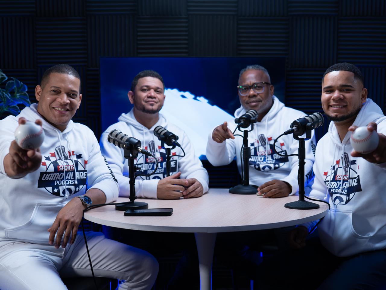 Componentes del equipo Vamo al Aire podcast