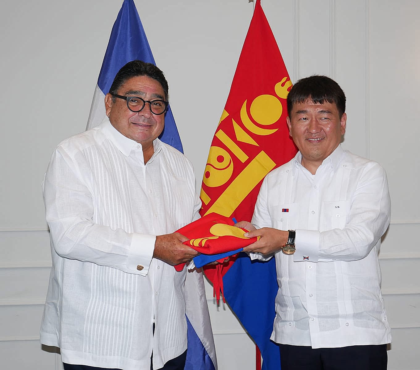 Cónsul Honorario de Mongolia en el país ofrece cóctel al Zoljargal Seseer con motivo de la Presentación de sus Cartas Credenciales como Embajador de Mongolia concurrente ante la República Dominicana / Fuente externa
