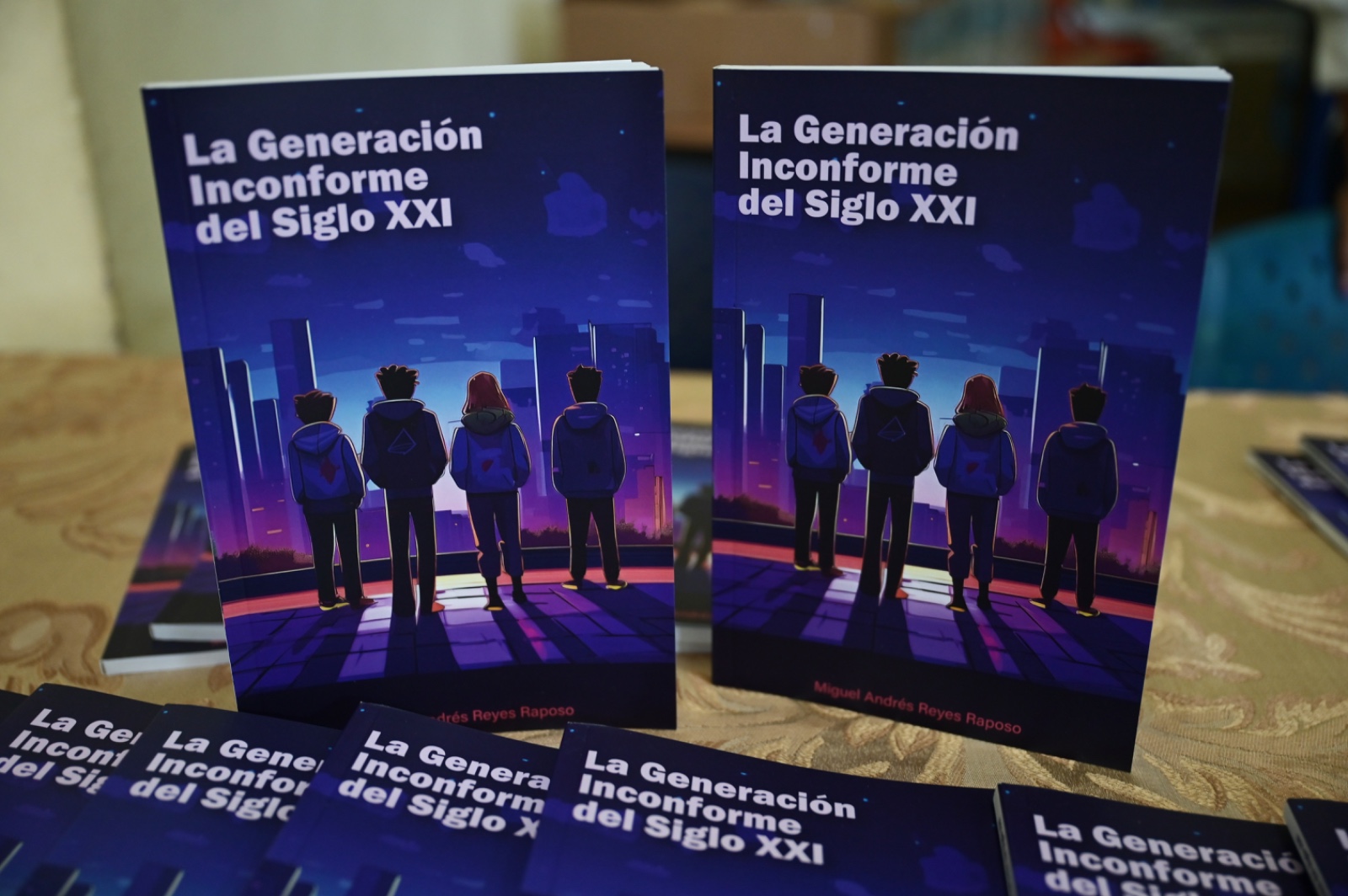 Panorama Social. En un concurrido acto, fue puesto en circulación el libro “La Generación Inconforme del Siglo XXI, del autor Miguel Andrés Reyes Raposo.