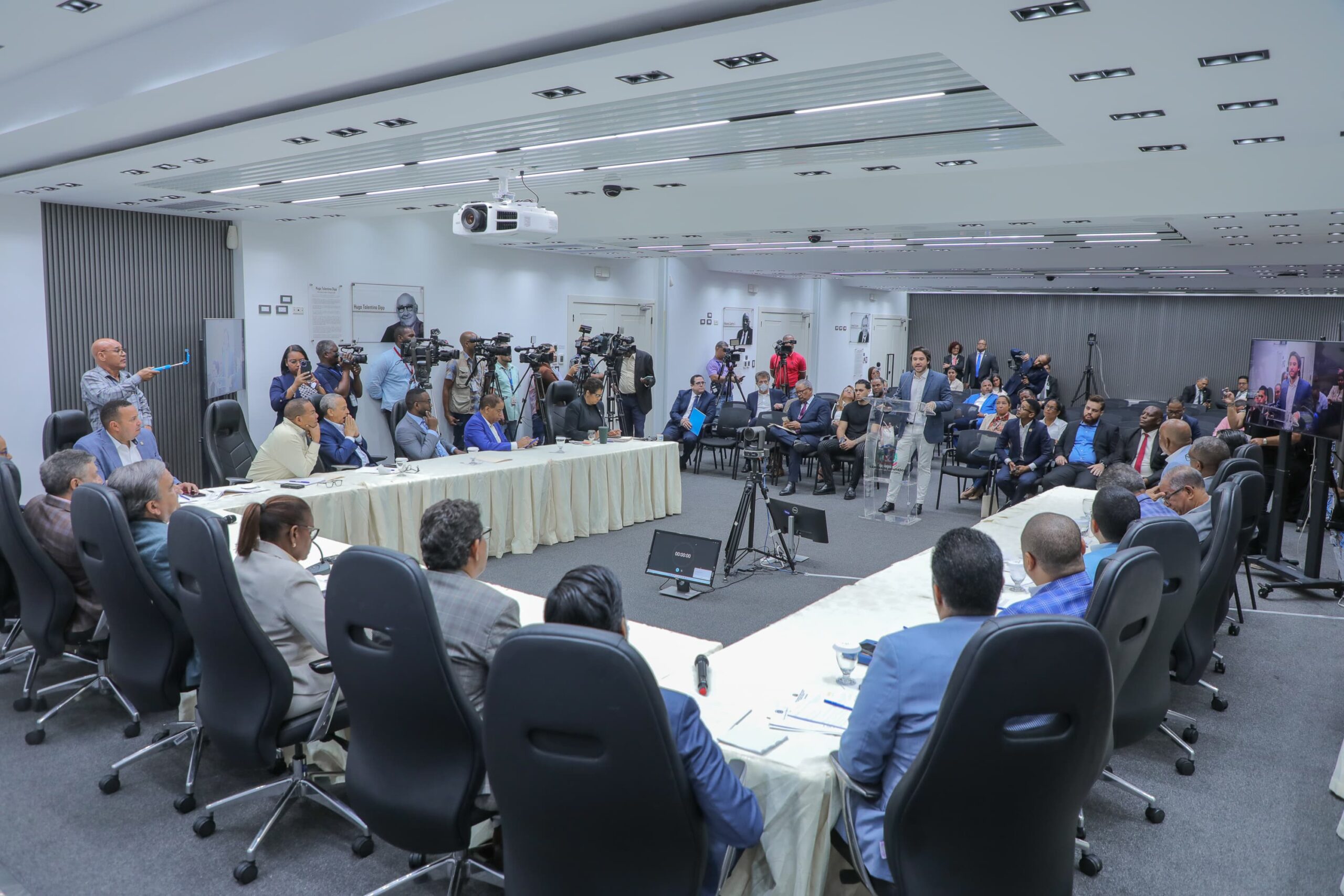 Diputados valoran opiniones sobre proyecto de candidaturas independientes