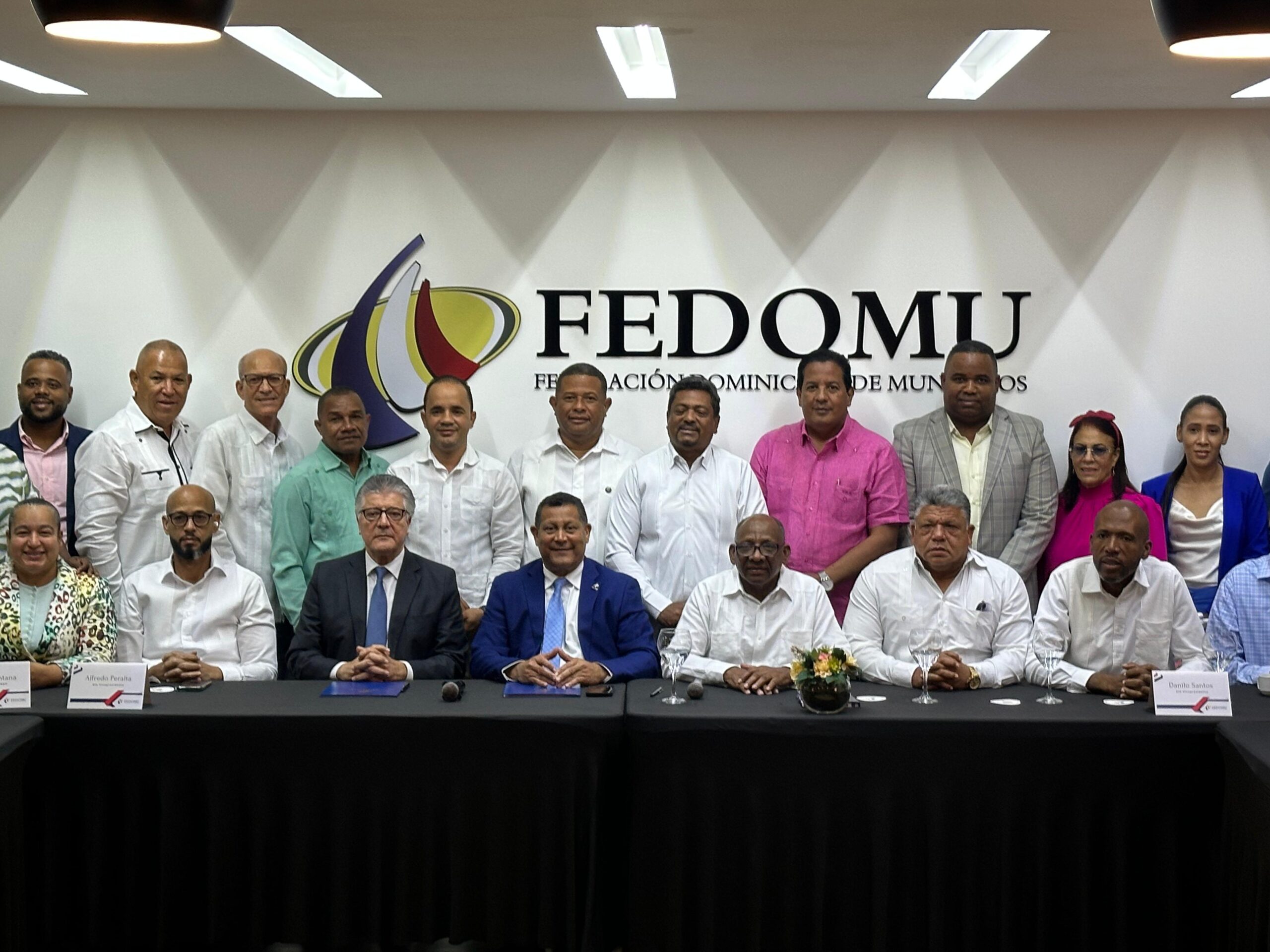 Firman acuerdo para que los reclusos puedan insertarse a labores comunitarias