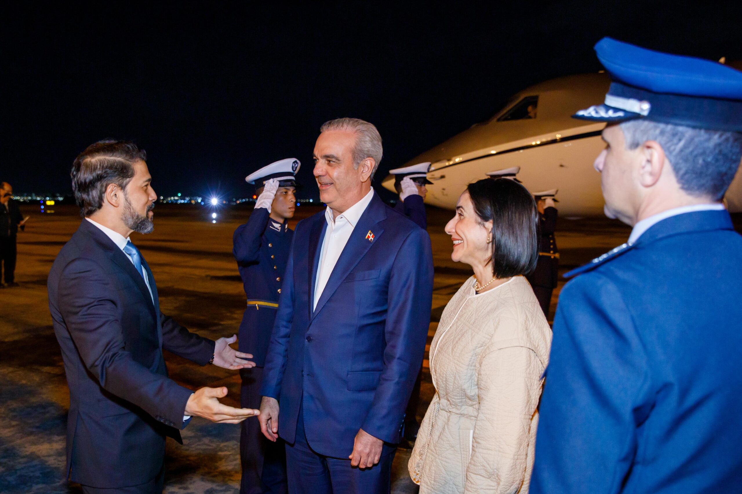 El presidente Luis Abinader llegó este jueves en la noche a Brasil, donde participará en la Cumbre Brasil-Caribe y sostendrá una reunión bilateral privada con el presidente brasileño Luiz Inácio Lula da Silva, así como con el presidente del BID y la primera ministra de Barbados.