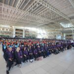 La Universidad Autónoma de Santo Domingo (UASD) invistió este sábado a 1,689 nuevos profesionales de grado y postgrado de la región Norte, durante una ceremonia solemne realizada en el Centro UASD Mao, como parte de los actos conmemorativos del 66 aniversario de la llegada de los expedicionarios y mártires de Constanza, Maimón y Estero Hondo.