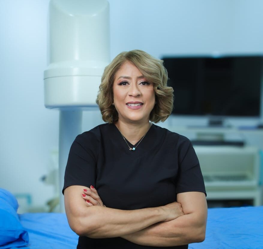 La especialista en tratamiento del dolor, Dra. Bethania Martínez del Villar, advirtió sobre las graves consecuencias de no tratar a tiempo el dolor físico crónico que enfrentan los sobrevivientes del trágico evento en el centro de diversión Jet Set.