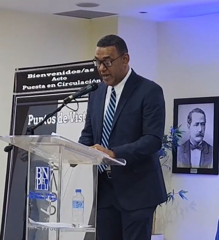 El juez de ejecución de la pena del distrito judicial de Peravia José Manuel Arias Martínez puso en circulación su más reciente obra, titulada “Puntos de Vista”