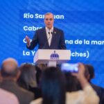 El equipo económico del gobierno continúa analizando la situación internacional y sus posibles efectos sobre el país, afirmó este lunes el presidente Luis Abinader.