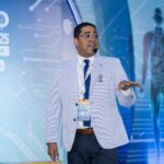 “La inteligencia artificial no vino a reemplazar al médico, sino a potenciarlo.” Con esta afirmación, el Dr. Engers Fernández, médico dominicano y líder de nxT Innovation Lab, una compañía estadounidense que está disrumpiendo una industria de más de 6 mil millones de dólares en innovación en salud, presentó una revolucionaria herramienta de inteligencia artificial durante el Simposio Nacional de Enfermedades Crónicas No Transmisibles 2025.