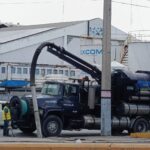 Debido a las lluvias que se esperan este sábado por los efectos de una onda tropical, la Alcaldía del Distrito Nacional reforzó sus labores preventivas y operativos de limpieza de filtrantes e imbornales para mitigar los posibles efectos de este fenómeno atmosférico.