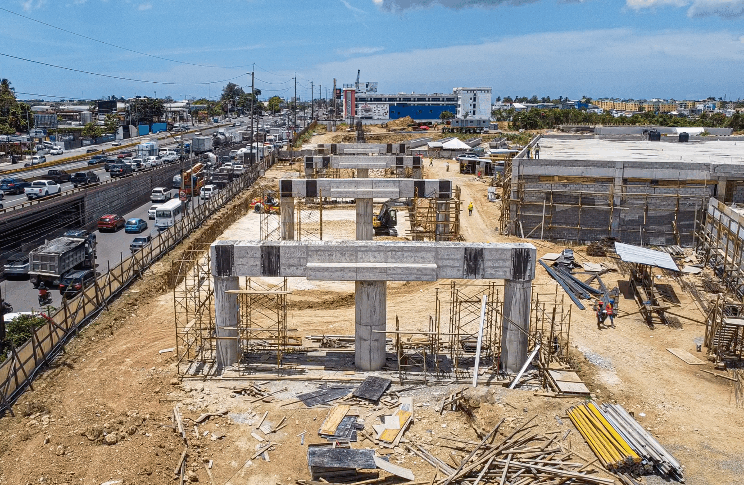 Puntualizó que las obras de transporte masivo son complejas; sin embargo, afirmó que los desarrolladores del proyecto cuentan con amplia experiencia.