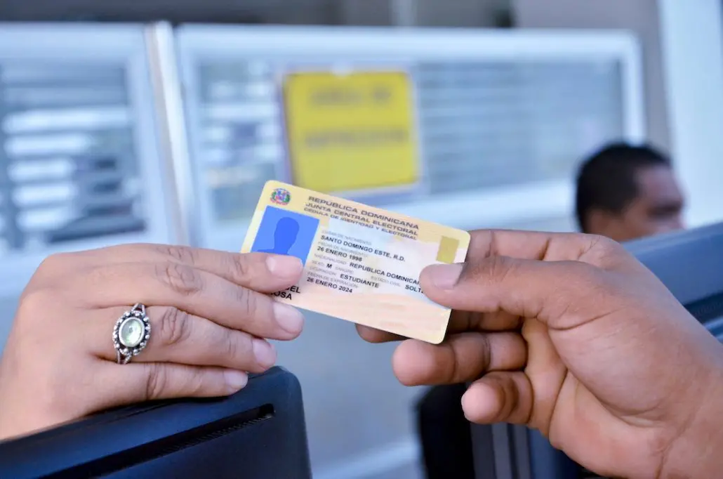 Avances de la nueva cédula son presentados ante la cámara América de Comercio