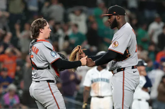 Félix Bautista de los Orioles de Baltimore salva juego 11 de la temporada.