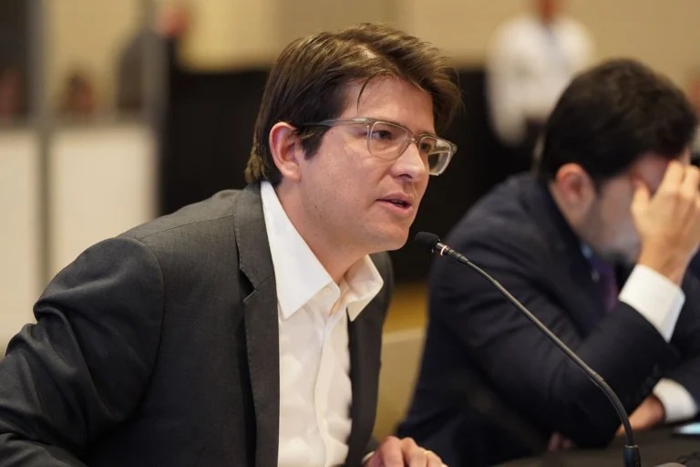 Miguel Uribe Turbay mantiene estado crítico de salud, según médicos