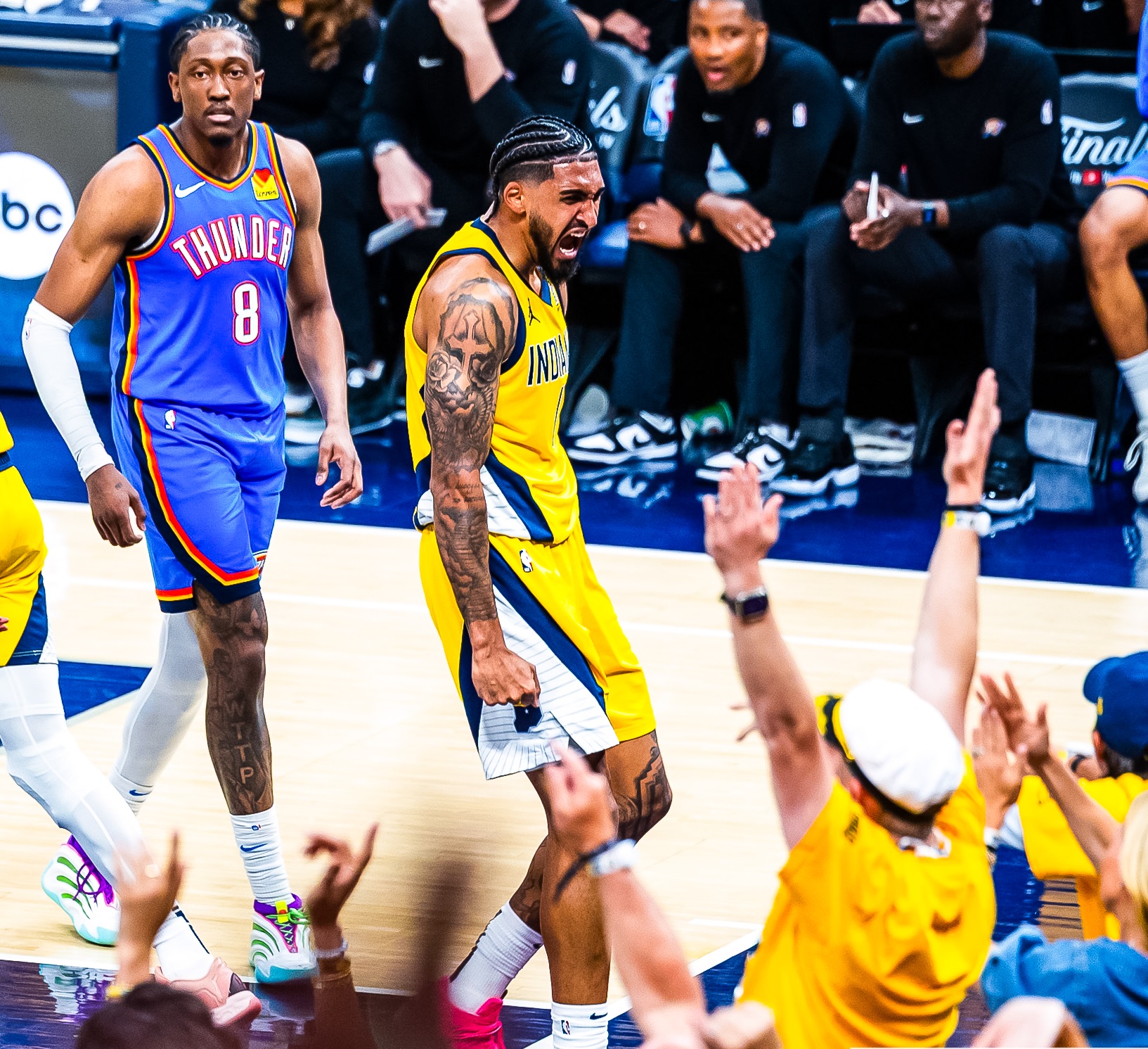 Indiana toma delantera en la final de la NBA 2-1.