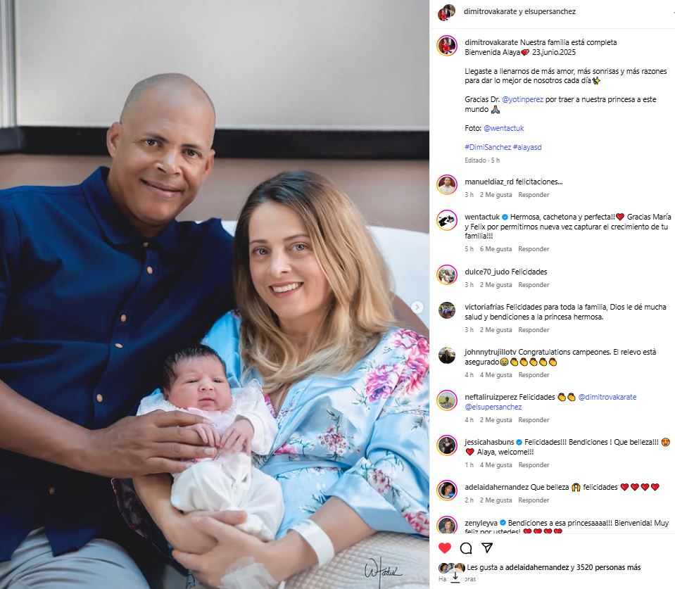 Félix Sánchez, María Dimitrova y su hija Alaya, nacida el 23 de junio del 2025.