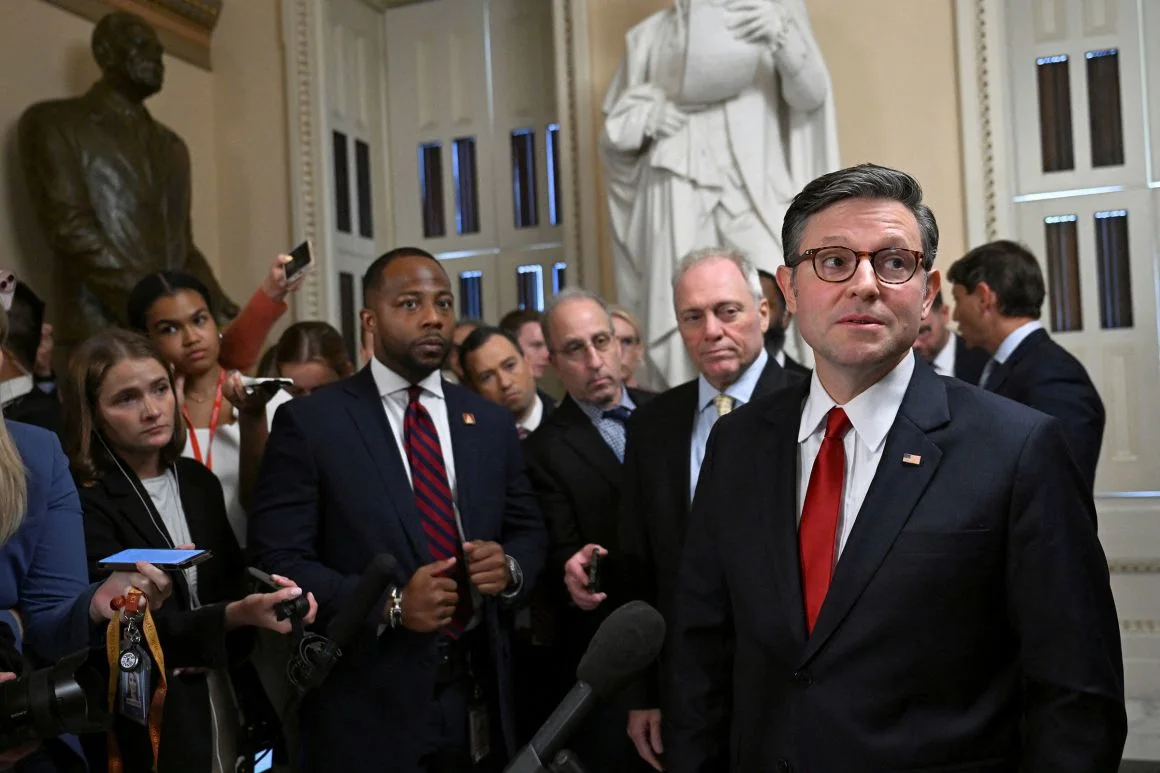 Los legisladores republicanos le han otorgado al presidente Donald Trump su primer gran logro legislativo de su segundo mandato, tras una feroz campaña de presión por parte de los líderes republicanos para unir a un partido profundamente dividido en torno a su amplia agenda nacional.