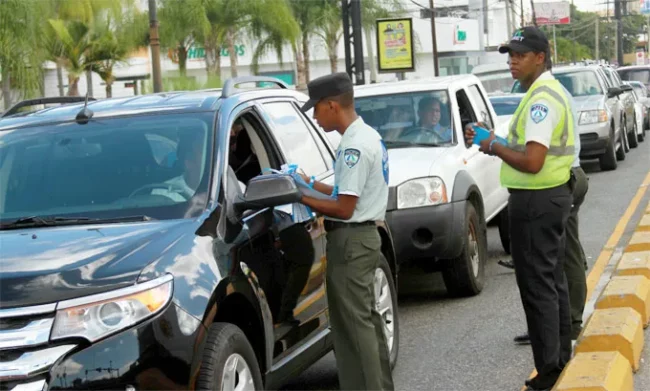 Hombres superan a las mujeres en infracciones de tránsito, según registra Intrant
