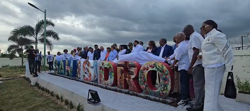 Develan el Parador San Isidro / Panorama