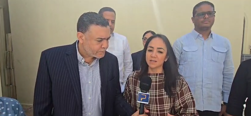 La ministra de Interior y Policía, Faride Raful, es entrevistada por Jhossan Capell en Baní