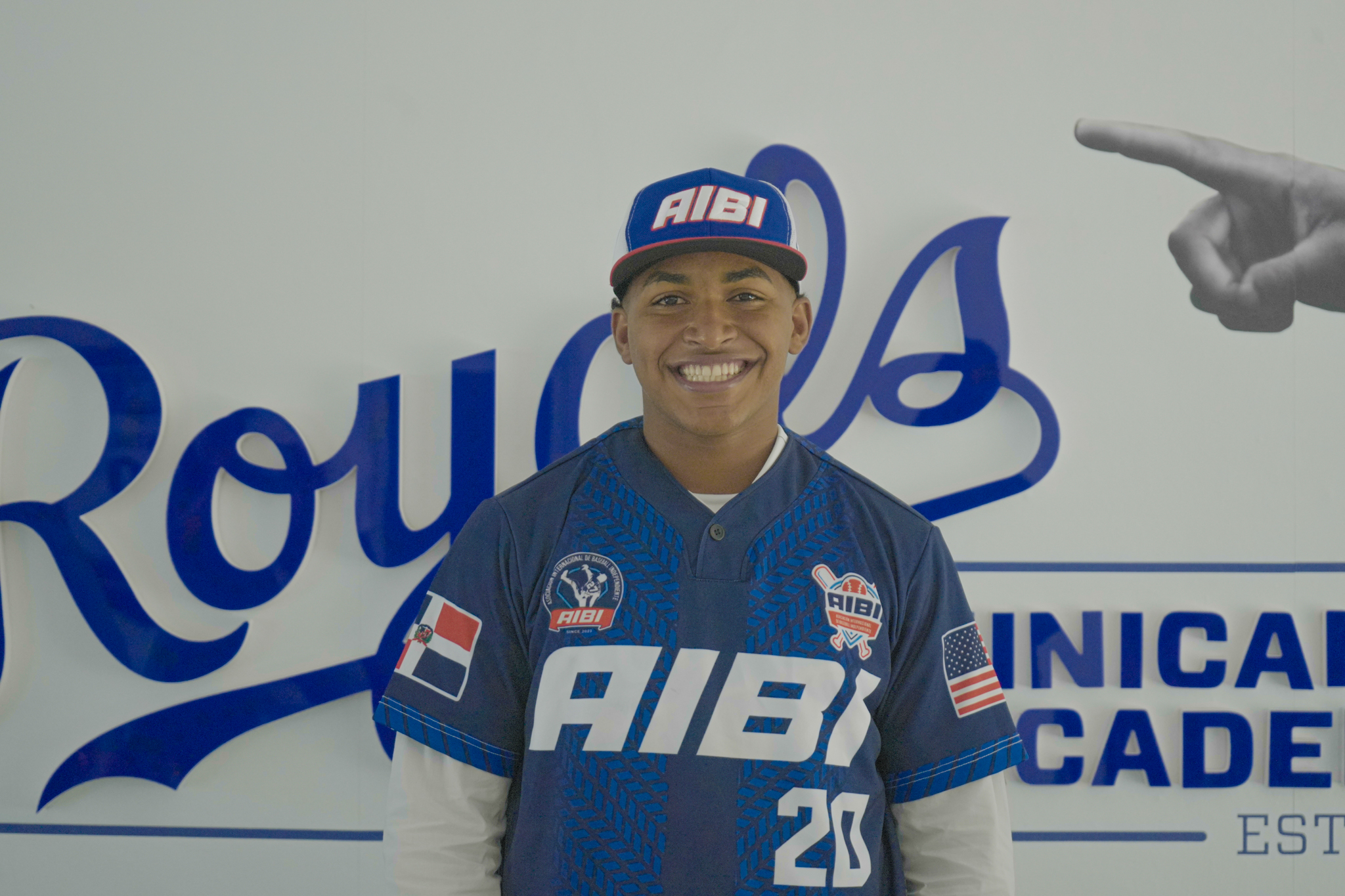 Hansel Regalado ficha con los Reales de Kansas City después de demostrar calidad en showcase de AIBI