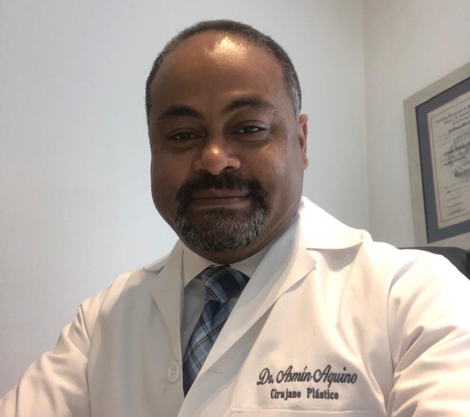 Cirujano plástico Asmín Aquino Rodríguez / Fuente externa