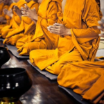 Investigan a una mujer y a varios monjes por un escándalo sexual y financiero en Tailandia