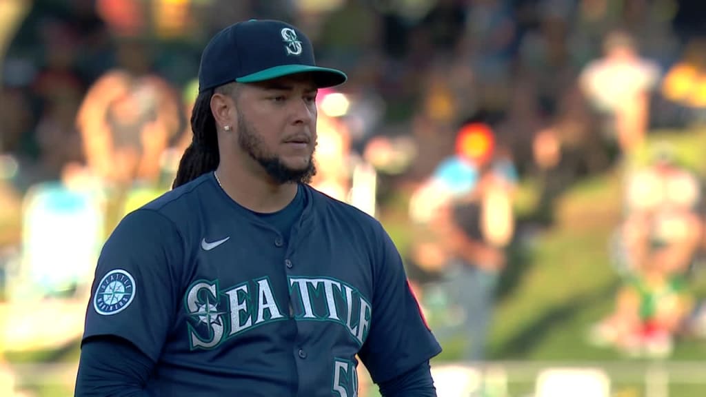 Luis Castillo, lanzador abridor dominicano de los Marineros de Seattle.